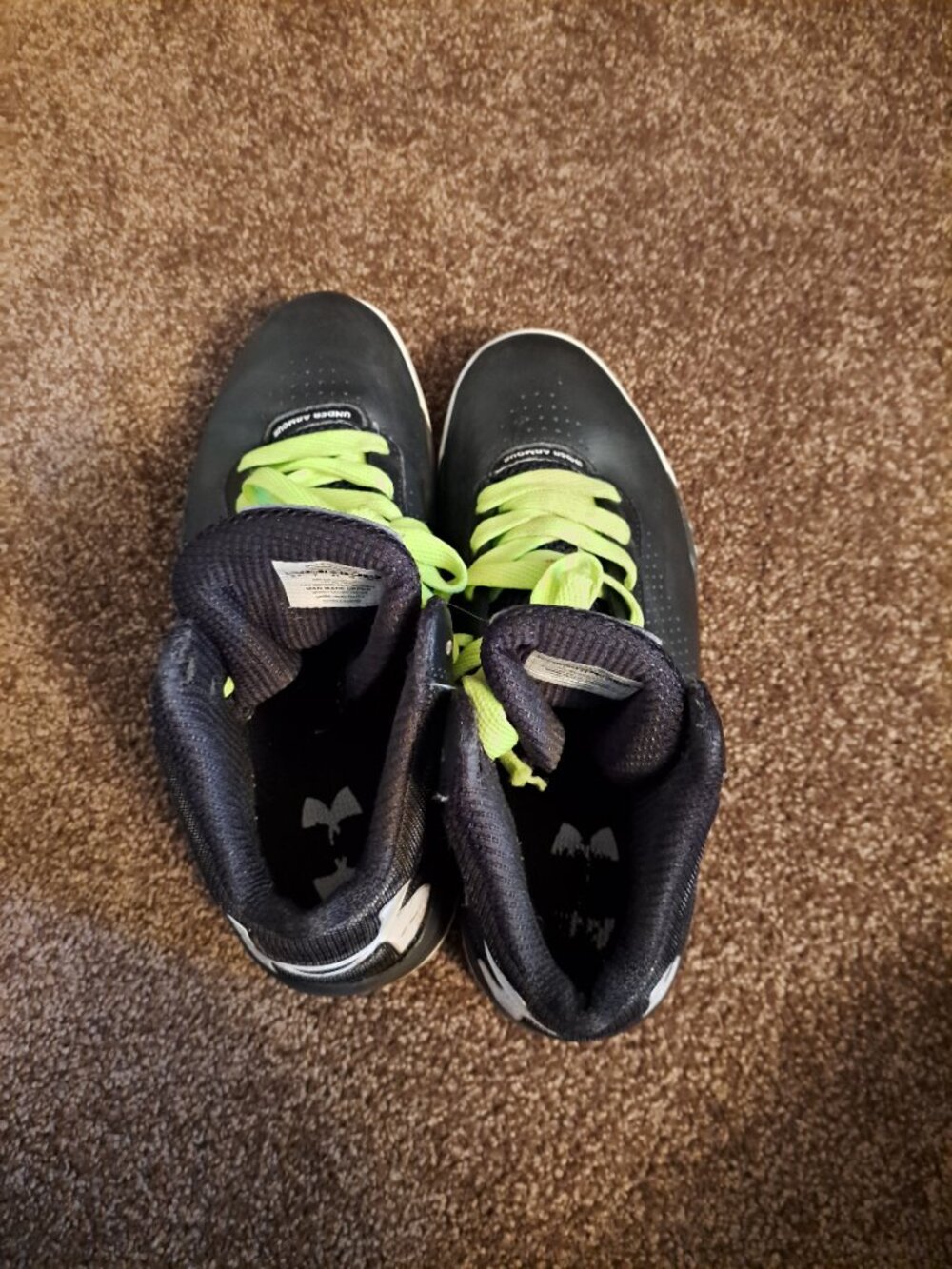 Under Armour micro g high-top basketball sneakers w/ vibrant neon green laces. - Picture 10 of 10